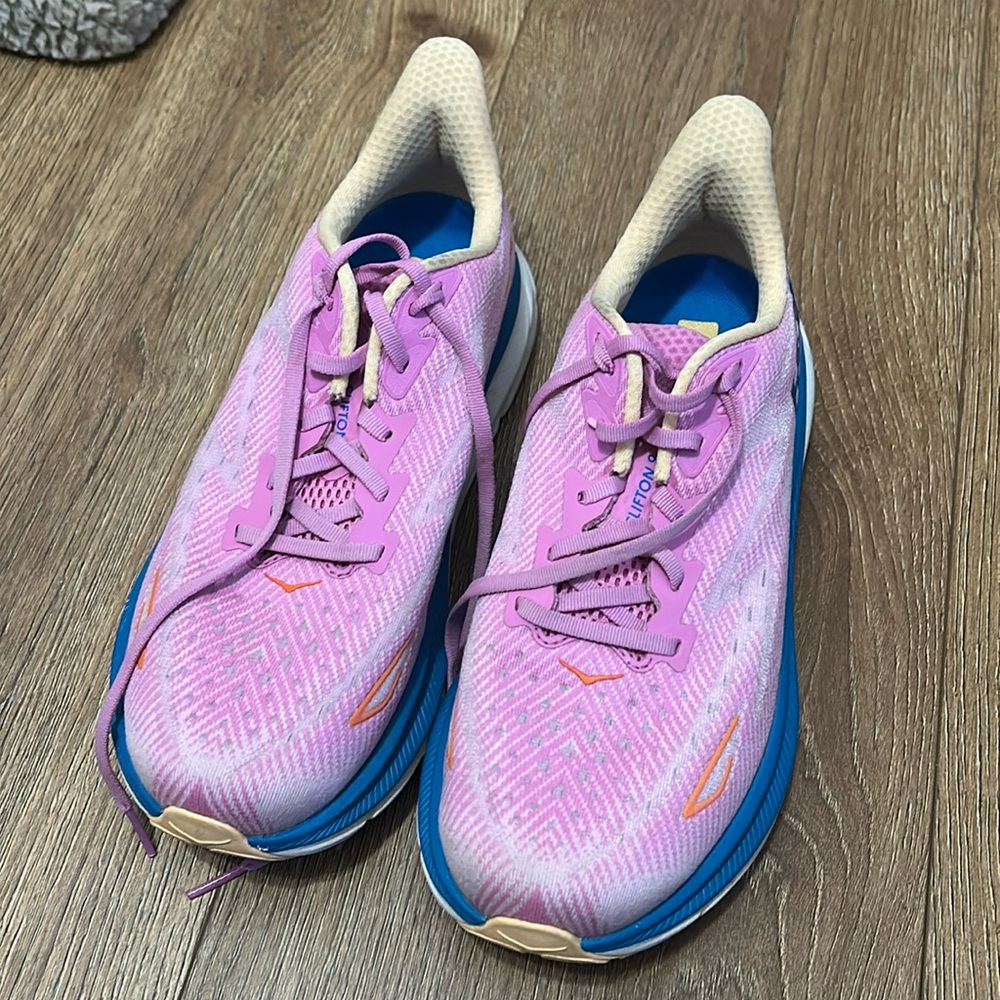 Hoka Clifton 9